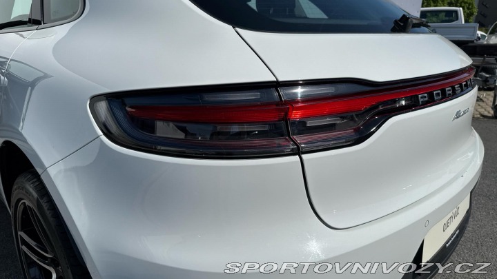 Porsche Macan 2021
