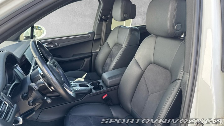 Porsche Macan 2021