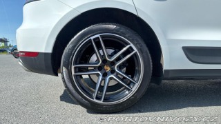 Porsche Macan  2021