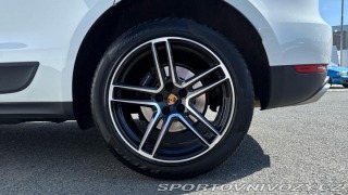 Porsche Macan  2021