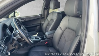 Porsche Macan  2021