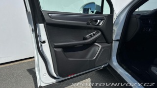Porsche Macan  2021