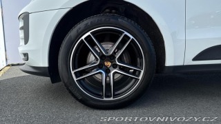 Porsche Macan  2021