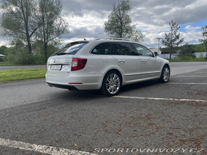 Škoda Superb Škoda Superb 3.6 FSI 2013