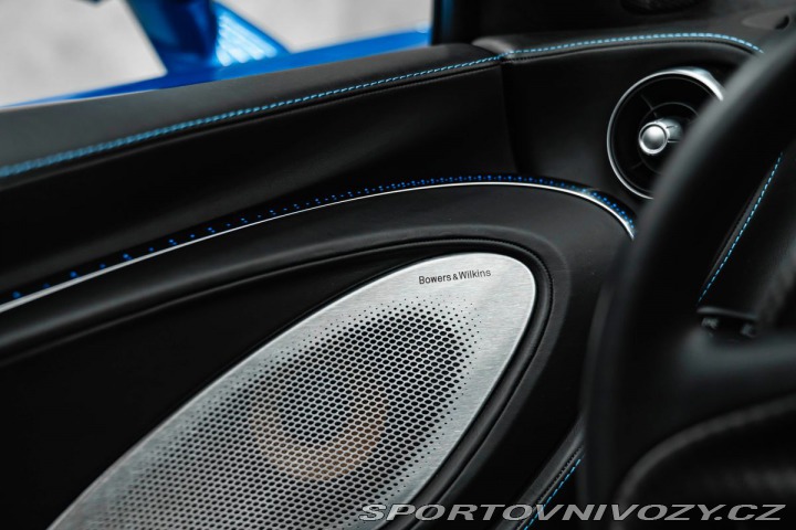 McLaren GT Panorama, B&W 2023