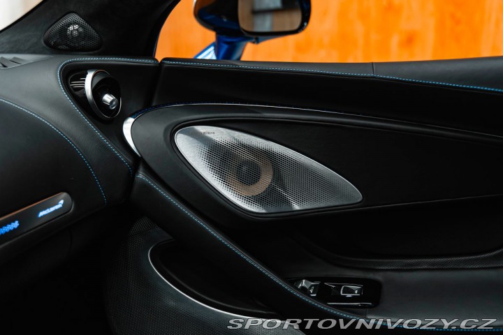 McLaren GT Panorama, B&W 2023