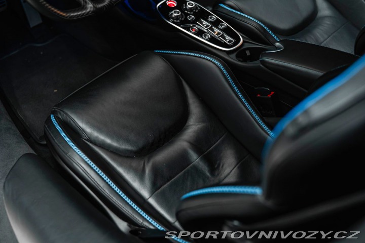 McLaren GT Panorama, B&W 2023