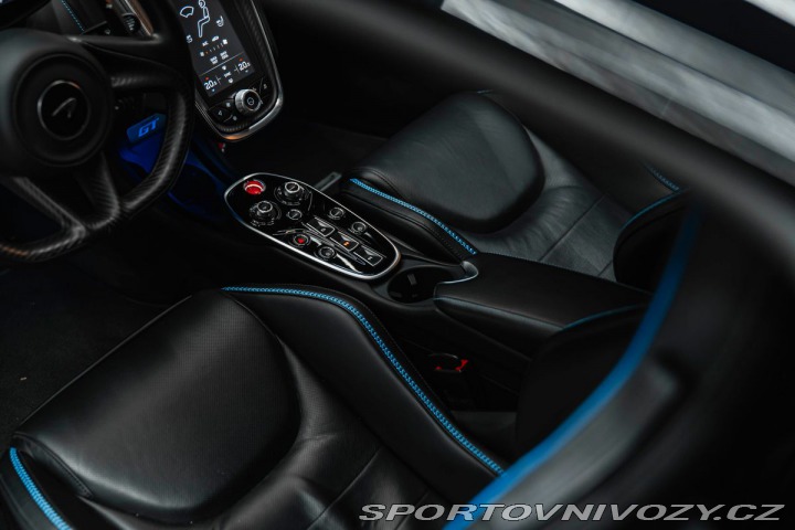 McLaren GT Panorama, B&W 2023