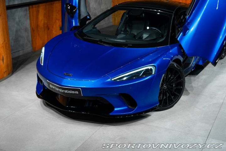 McLaren GT Panorama, B&W 2023