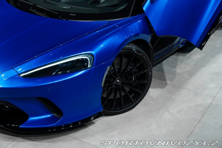 McLaren GT Panorama, B&W 2023