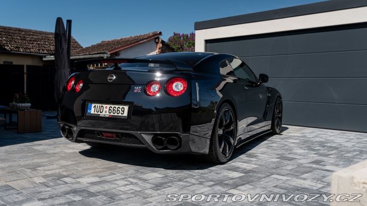 Nissan GT-R R35 Black Edition 2009