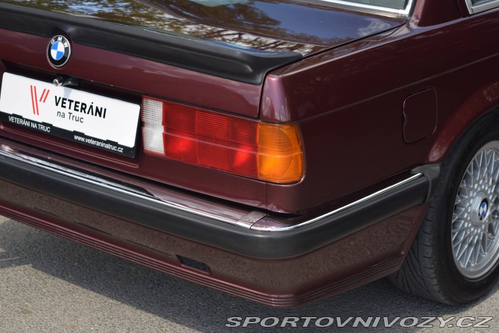 BMW 3 E30 325i 1983