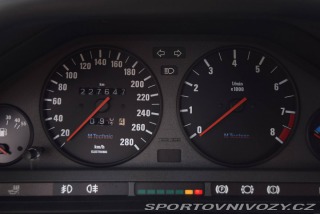 BMW 3 E30 325i 1983