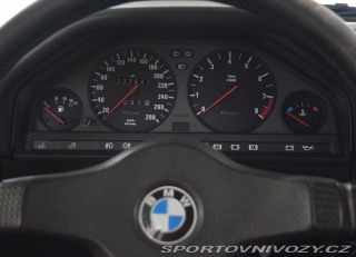 BMW 3 E30 325i 1983