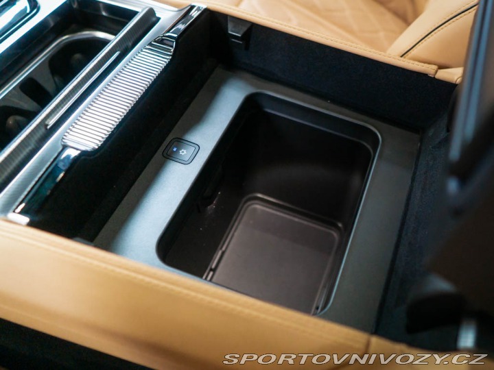 Ostatní značky Ostatní modely Jeep Grand Wagoneer 6.4 V8, Series III Obsidi 2023