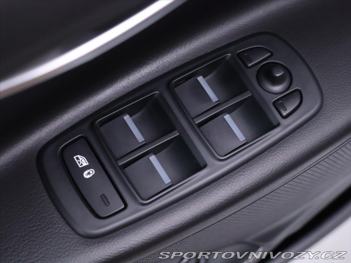 Jaguar XE 3,0 i 280kW LED. Panorama 2018