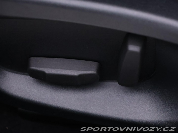 Jaguar XE 3,0 i 280kW LED. Panorama 2018