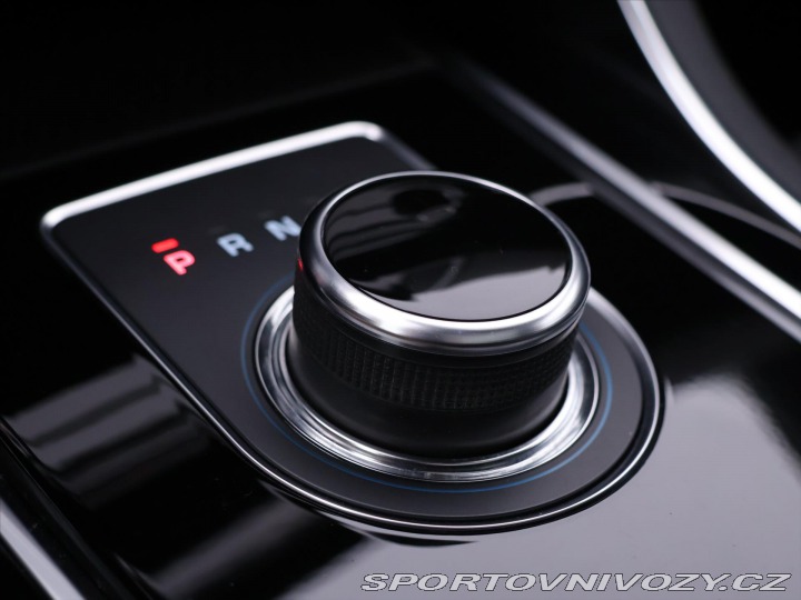 Jaguar XE 3,0 i 280kW LED. Panorama 2018