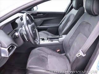 Jaguar XE 3,0 i 280kW LED. Panorama 2018
