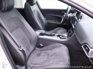 Jaguar XE 3,0 i 280kW LED. Panorama 2018