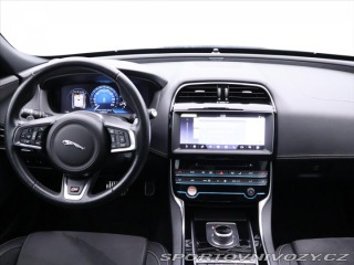 Jaguar XE 3,0 i 280kW LED. Panorama 2018