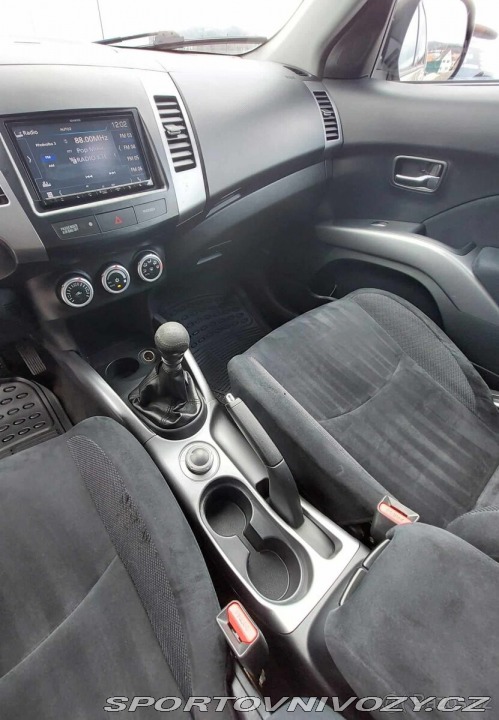 Mitsubishi Ostatní modely Outlander 2,0 DI-D, 4x4 2007