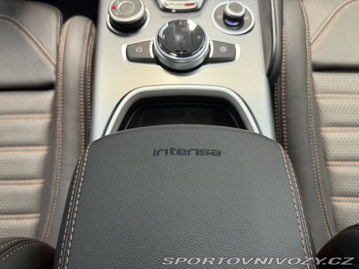 Alfa Romeo Giulia 2.0 Turbo 280k AT8 AWD  I 2025