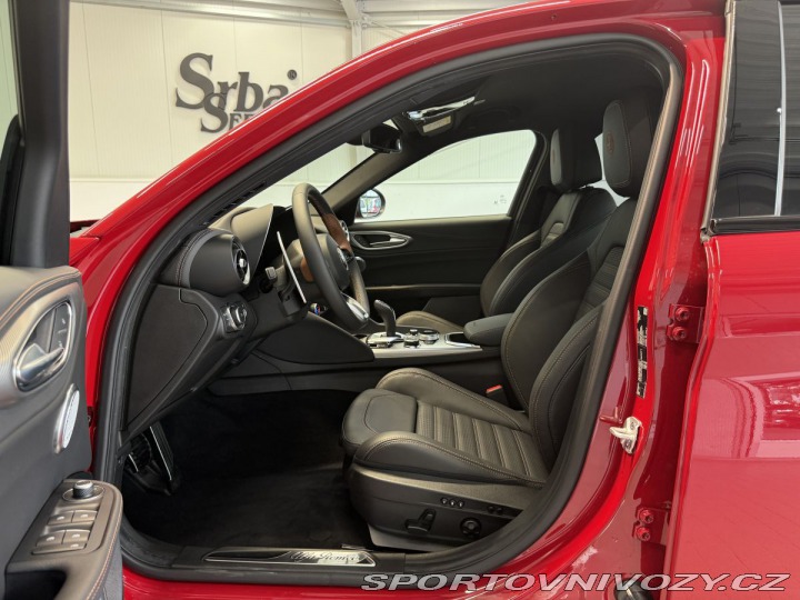 Alfa Romeo Giulia 2.0 Turbo 280k AT8 AWD  I 2025