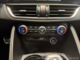 Alfa Romeo Giulia 2.0 Turbo 280k AT8 AWD  I 2025