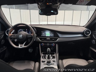 Alfa Romeo Giulia 2.0 Turbo 280k AT8 AWD  I 2025