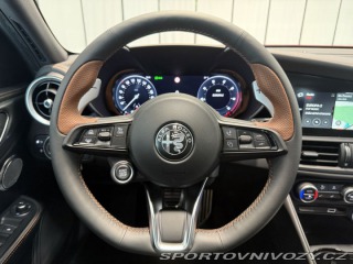Alfa Romeo Giulia 2.0 Turbo 280k AT8 AWD  I 2025