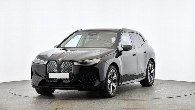 BMW iX XDRIVE 40 Připravujeme