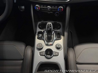 Alfa Romeo Giulia 2.0 Turbo 280k AT8 AWD I 2025