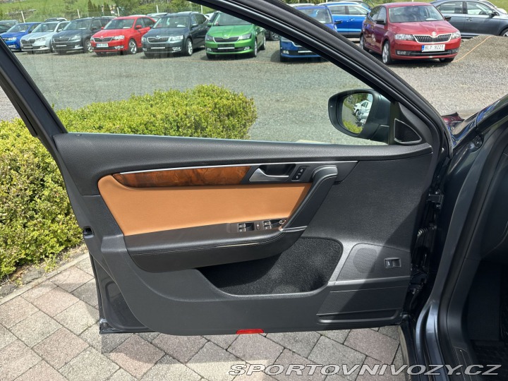 Volkswagen Ostatní modely Passat 3,6 V6 220kW DSG 4x4 HIGH 2011