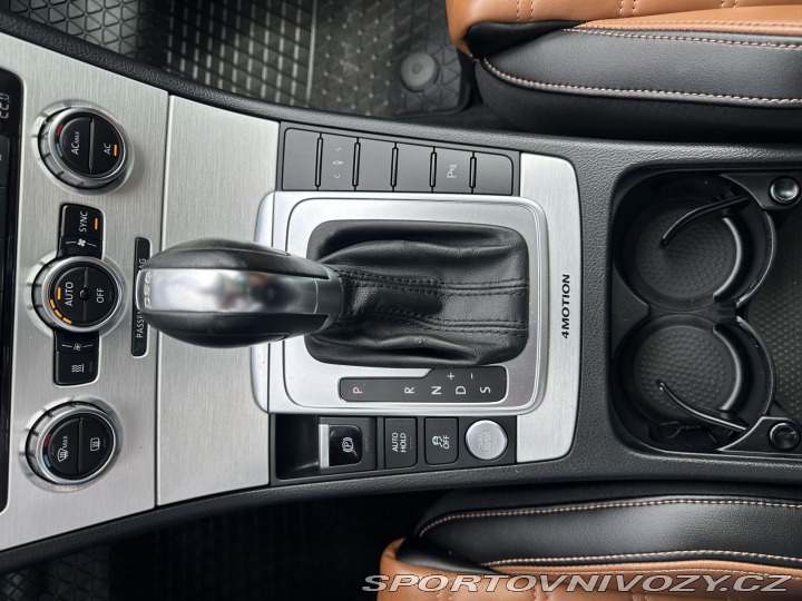 Volkswagen Ostatní modely Passat 3,6 V6 220kW DSG 4x4 HIGH 2011