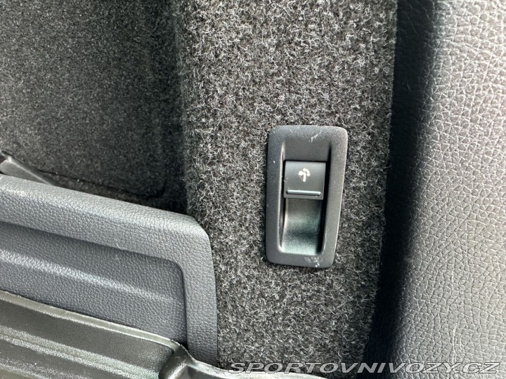 Volkswagen Ostatní modely Passat 3,6 V6 220kW DSG 4x4 HIGH 2011