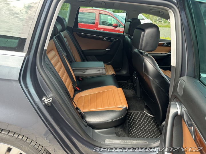 Volkswagen Ostatní modely Passat 3,6 V6 220kW DSG 4x4 HIGH 2011