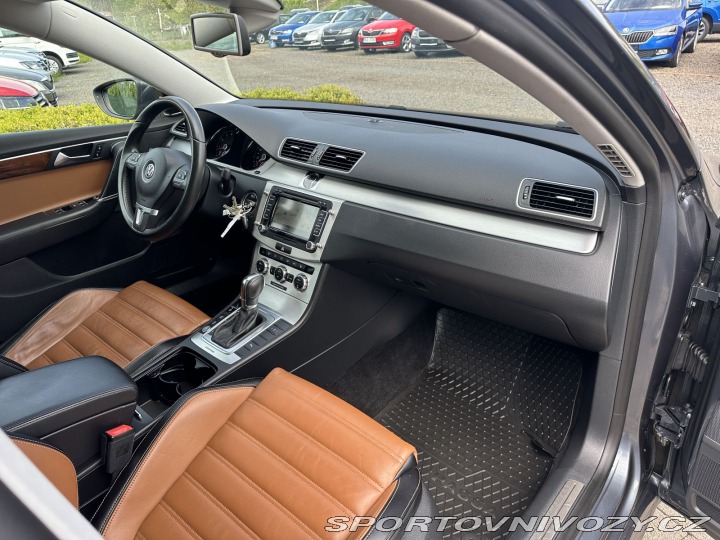 Volkswagen Ostatní modely Passat 3,6 V6 220kW DSG 4x4 HIGH 2011