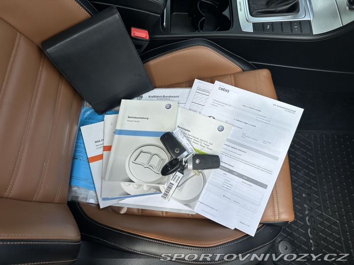 Volkswagen Ostatní modely Passat 3,6 V6 220kW DSG 4x4 HIGH 2011