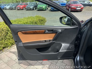 Volkswagen Ostatní modely Passat 3,6 V6 220kW DSG 4x4 HIGH 2011