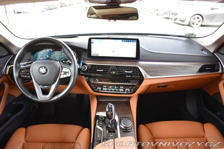 BMW 5 530d xDrive LUXURY*DPH*ČR 2023