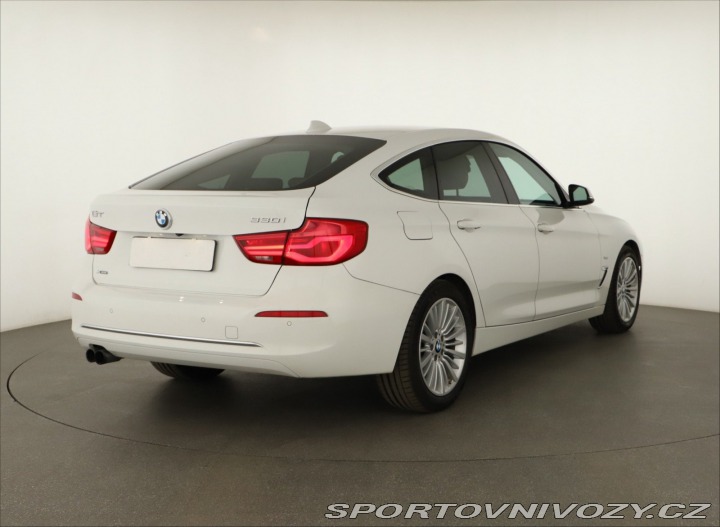 BMW 3 GT Luxury Line 330i xDriv 2016