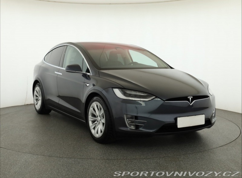 Tesla Model X 90D