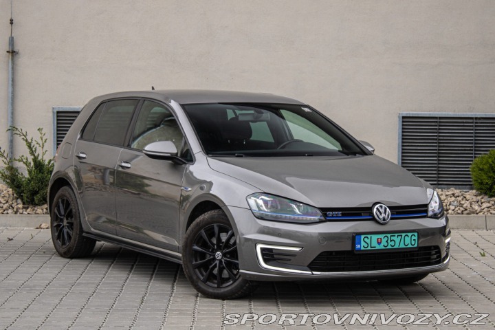 Volkswagen Golf GTE plug in-hybrid /aj n 2015