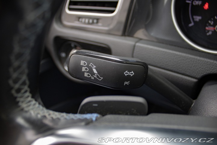 Volkswagen Golf GTE plug in-hybrid /aj n 2015