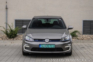 Volkswagen Golf GTE plug in-hybrid /aj n 2015