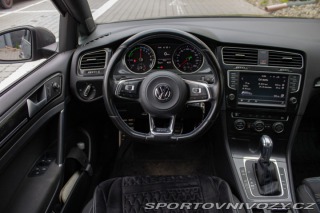 Volkswagen Golf GTE plug in-hybrid /aj n 2015