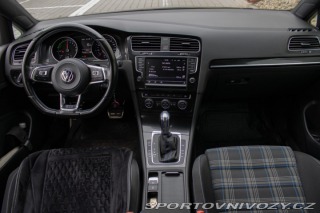 Volkswagen Golf GTE plug in-hybrid /aj n 2015