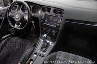 Volkswagen Golf GTE plug in-hybrid /aj n 2015