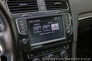 Volkswagen Golf GTE plug in-hybrid /aj n 2015